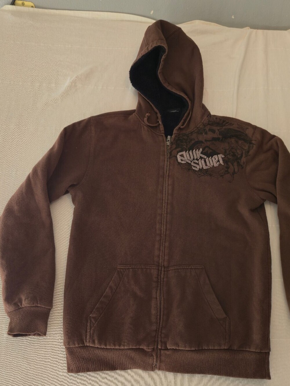 Vintage Y2k Quiksilver Skulls Brown Zip-Up Hoodie with Sherpa Lining Large